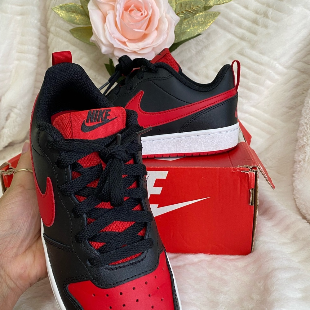 Nike Black and Red Sneakers SIZE 5Y(BIG BOY) - Picture 3 of 7